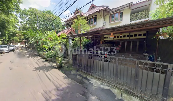 Dijual Rumah Cantik Terawat Lokasi Kebayoran Baru