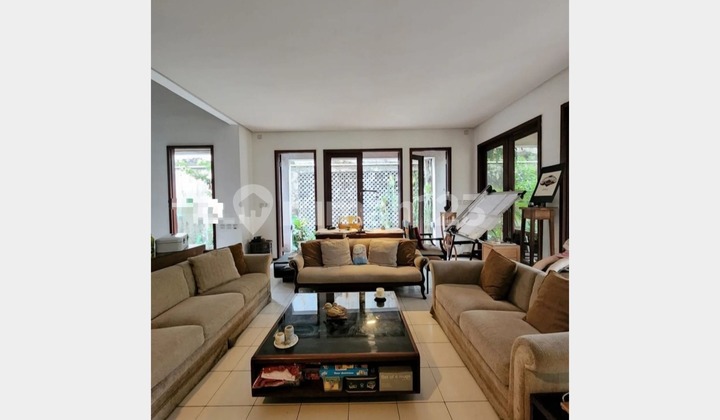 Dijual Rumah Cantik Ada Paviliun Lokasi Pejaten