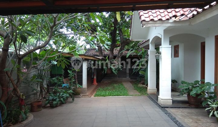 For Sale Beautiful Well-Maintained House Strategic Location 2