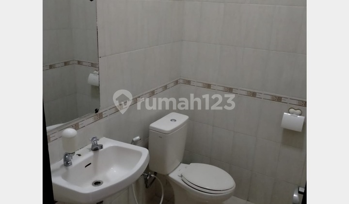 For Quick Rent: Strategically Located House in Kebayoran Baru For Quick Rent: Strategically Located House in Kebayoran Baru