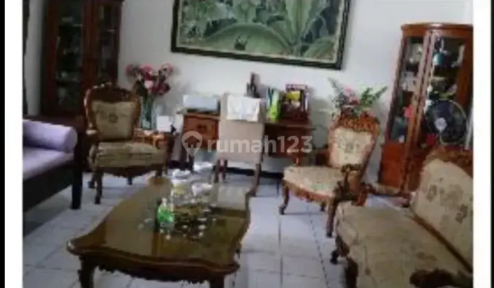 Dijual Rumah Tua Hitung Tanah Kyai Maja Kebayoran 2