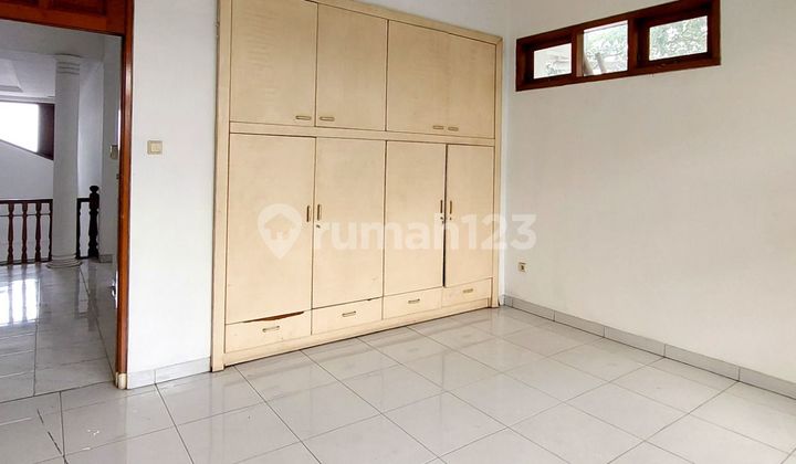 Cheap Sale Well-Maintained Old House in Cipete Location 2