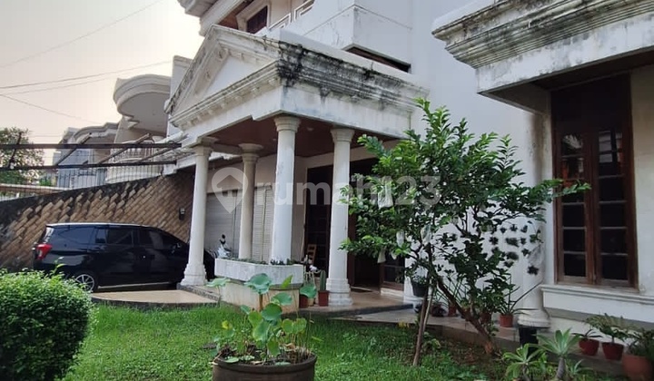 For Sale 2-Story House in Sunrise Garden Housing Complex, Kebon Jeruk - West Jakarta, SHM Facing South 2