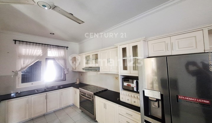 For Sale or For Rent House with Swimming Pool in Pangeran Antasari 2