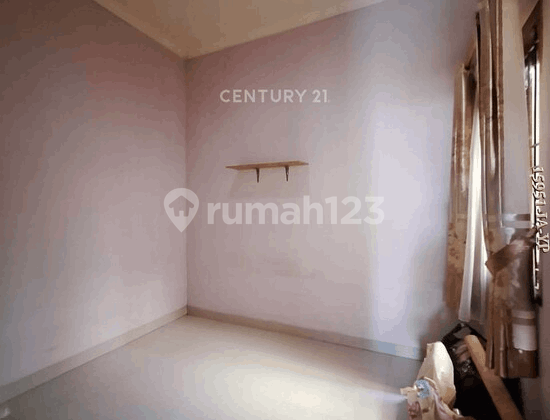 1-Story Hook House for Sale in Adhi Karya Plot, Pancoran Mas 2