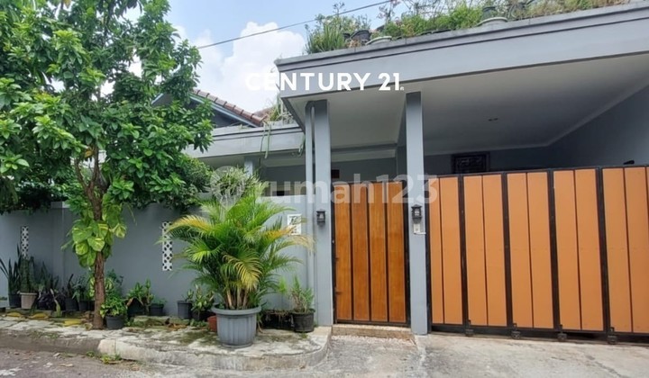 For Sale House in a Beautiful and Comfortable Housing Estate in Lebak Bulus
