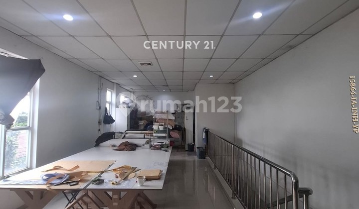 For Rent: Former Dunkin' Donuts Shop in Pesanggrahan Area 2
