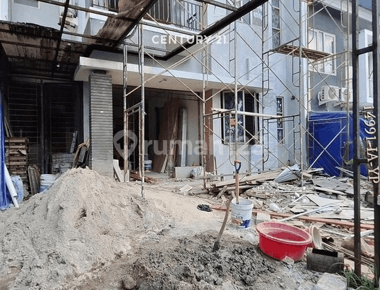 Rumah Dijual Di Delatinos BSD  Sedang Dalam Tahap Renovasi