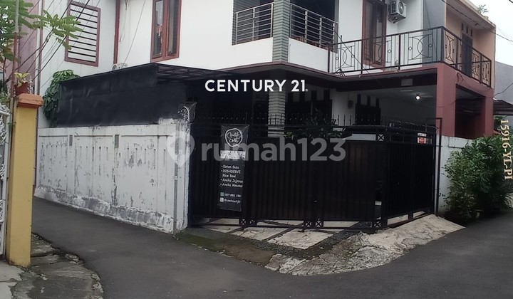 For Sale House in Hook Location Near St KRL Tebet For Sale House in Hook Location Near St KRL Tebet