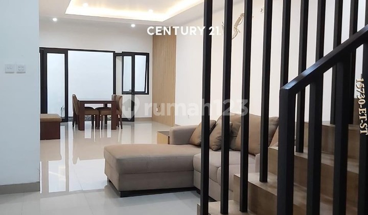 Dijual Rumah Cakep di Komplek Perumahan Lokasi Strategis 2