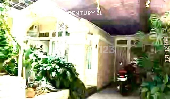 For Sale: Well-Maintained Cozy House Ready to Occupy in Sector 9 Bintaro Cluster 2