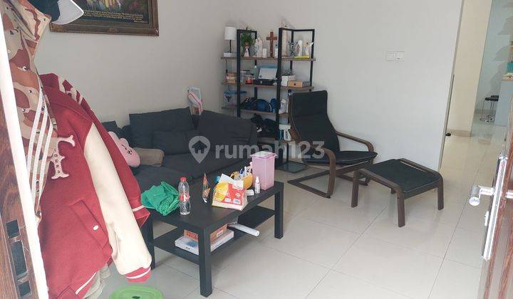 Rumah Furnished Dengan 3 Kamar Tidur 2 Lantai di Sayap Sutami 2