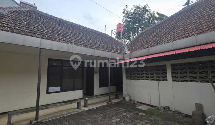 Prime Location! Rumah Spacious & Kokoh di Sayap Pajajaran