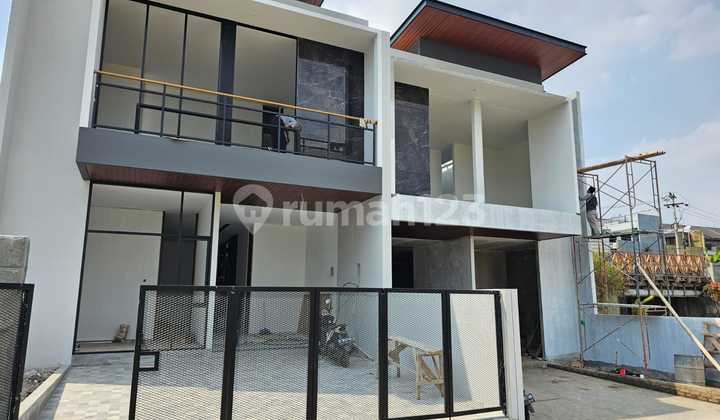 Rumah Mewah Siap Pakai Lokasi Favorit Setraduta Grande Rumah Mewah Siap Pakai Lokasi Favorit Setraduta Grande