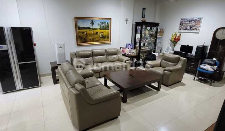 Ready-to-Occupy House in Strategic Location Dago - Taman Sari Bawah 1