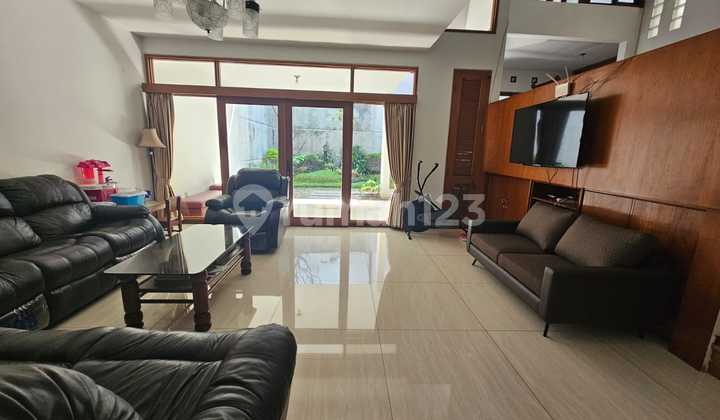 Well-Maintained Semi-Furnished House Ready to Use in Babakan Jeruk 2