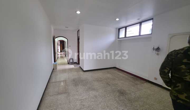 House suitable for Business, Strategically located in Riau Mainroad Wing 2