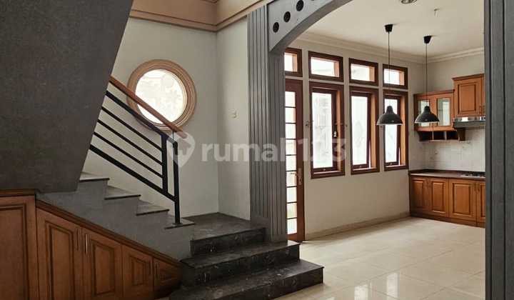 Setraduta 3-Story House Ready to Move In 3 Bedrooms