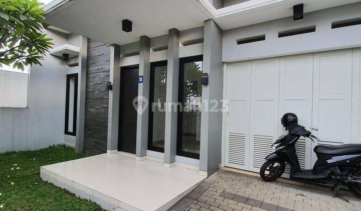 Rumah Baru 4 Kamar Disain Modern Menarik di Batununggal Indah 1