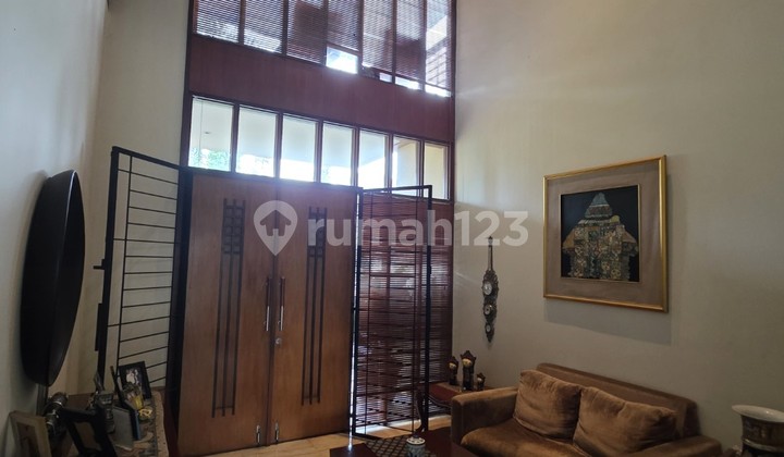 Luxury House on Mainroad Dago Strategic and Elite Location 2