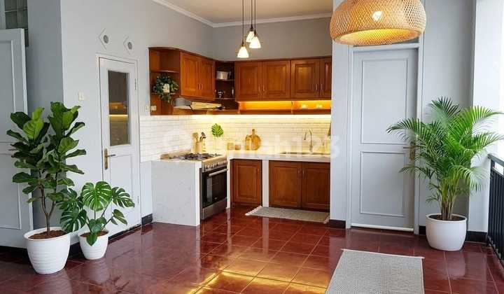 Sewa Rumah 4 Kamar Tidur di Gunung Batu, Pasteur Sewa Rumah 4 Kamar Tidur di Gunung Batu, Pasteur