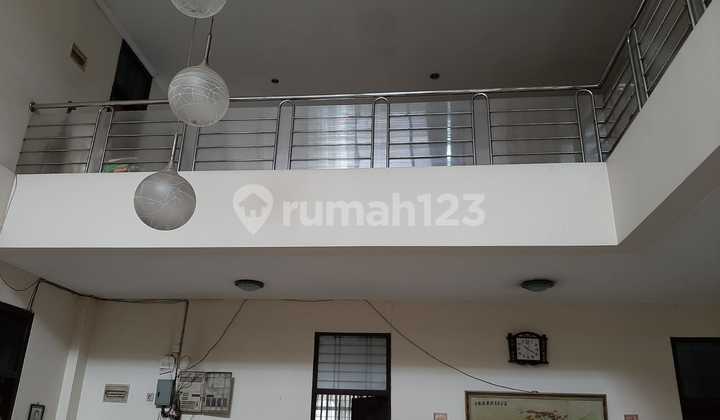 Large House in Pajajaran Attractive Price for Investors 2