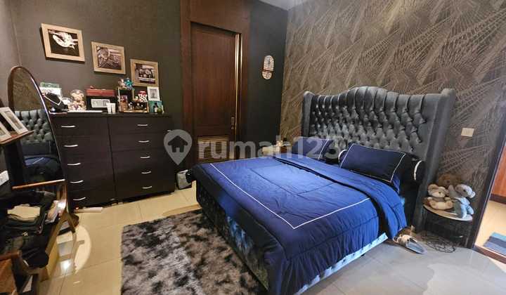 Well-Maintained Luxury House Ready to Occupy in Setra Duta 2