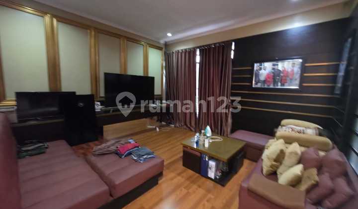 Rumah Minimalis Sangat Terawat dan Siap Huni di Setrasari 2