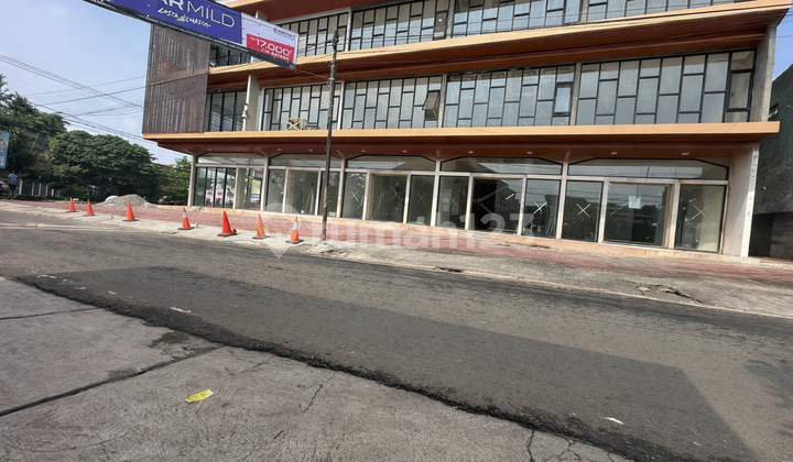 3-Story Shop House on Busy Cikutra Street - Suitable for All Businesses 3-Story Shop House on Busy Cikutra Street - Suitable for All Businesses