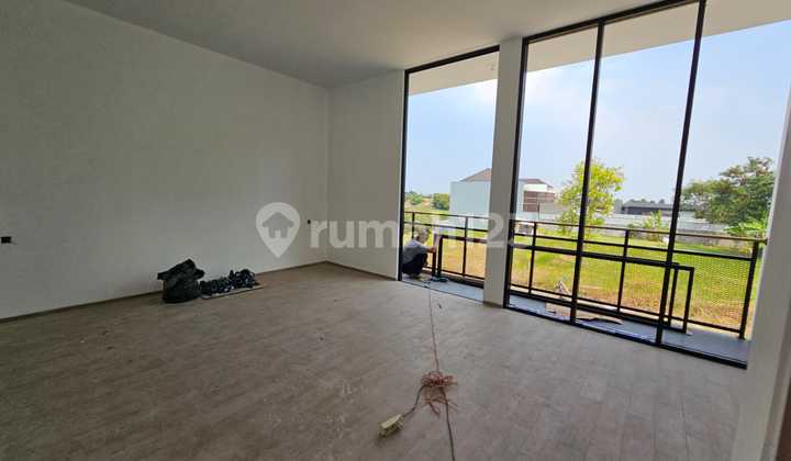 Ready-to-Use Luxury House Prime Location Setraduta Grande 2