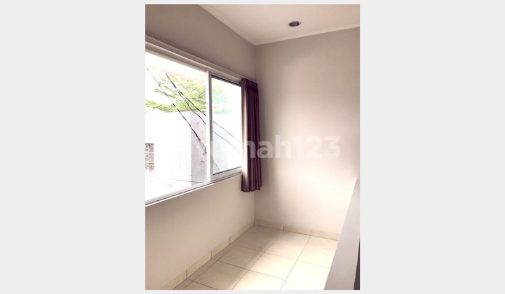 Well-Maintained and Move-In Ready House in Setra Indah - Sukamulya 2