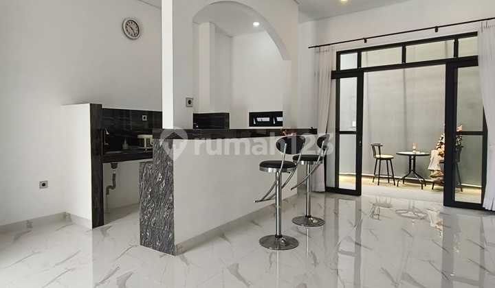 Minimalist Design New House in Setiabudi Regency