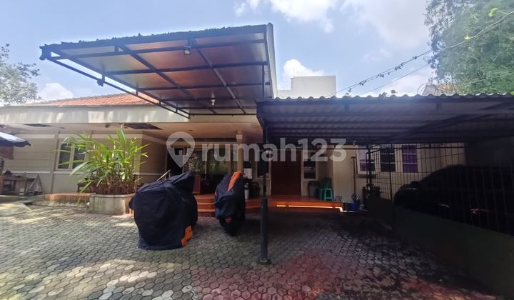 Rumah di Sayap Cipaganti dekat Sukajadi RSHS dan Akademi Perawat