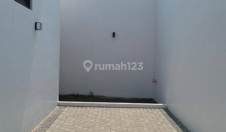 Jual Rumah 2 Lantai Siap Huni di Kompleks Batununggal Indah  2