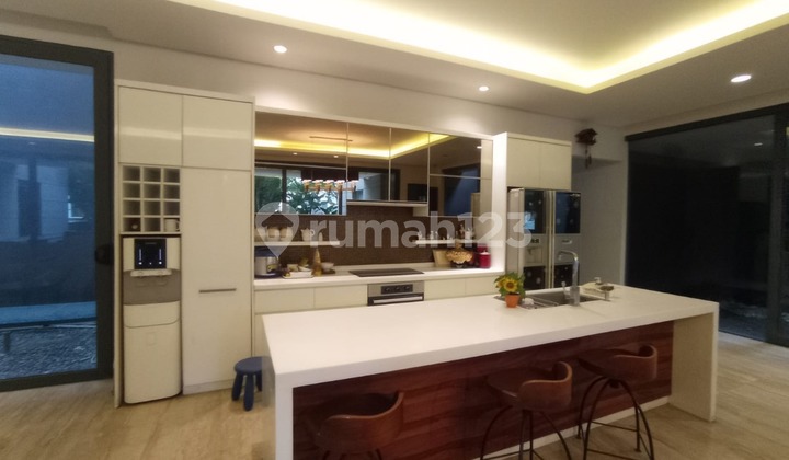 Rumah Bagus 3 Lantai di Mekar Wangi Ads Kolam Renang 2