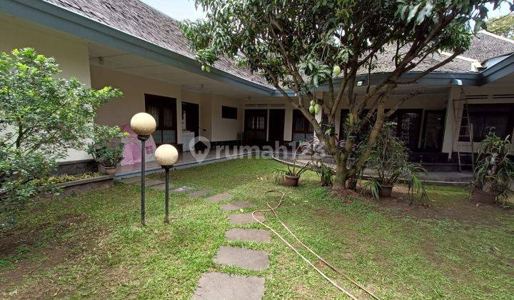 Rumah Bagus Terawat Bangunan Belanda di Sayap Riau Bandung 1