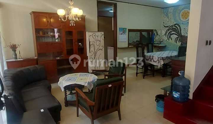 Rumah Exclusive Strategis di Sayap Riau Bandung