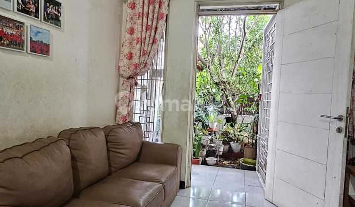 Ready-to-Occupy House in Taman Kopo Indah 3 Bandung