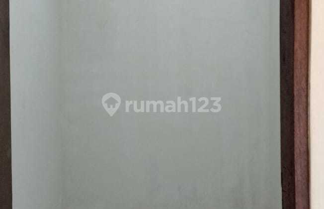 Ready-to-Occupy 2-Story House, on a Wide Road in Taman Kopo Indah 2 3