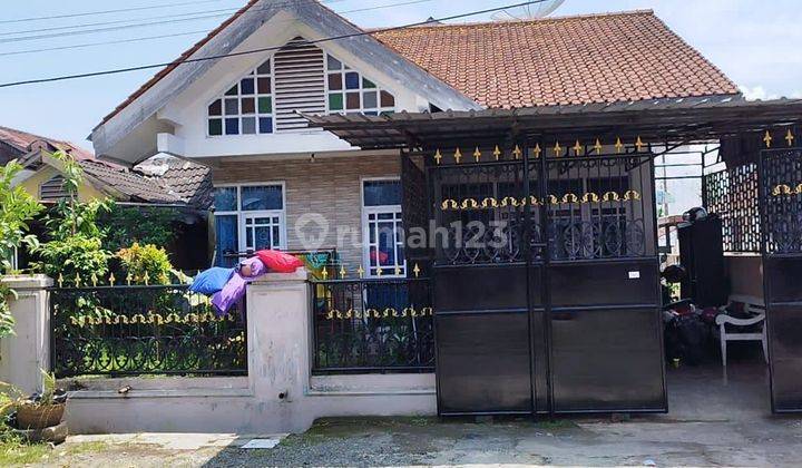 Dijual rumah lokasi strategis dekat pusat keramaian 1