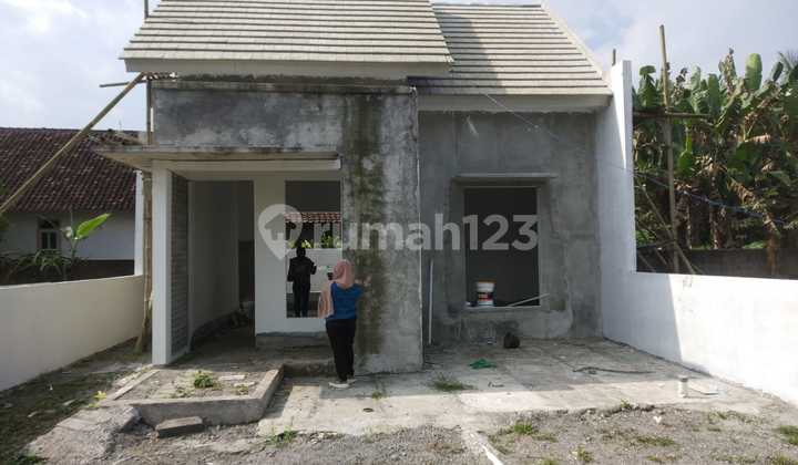Rumah Baru Minimalis SHM Lokasi Strategis Di Sleman Utara 2