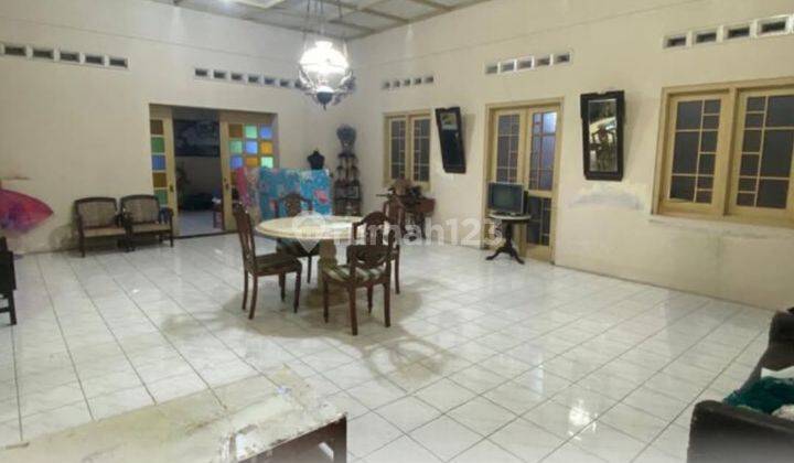 Dijual Murah Dibawah Harga Pasar Rumah Luas Model Kolonial Klasik Lawasan Strategis Tepi Jalan Aspal 2