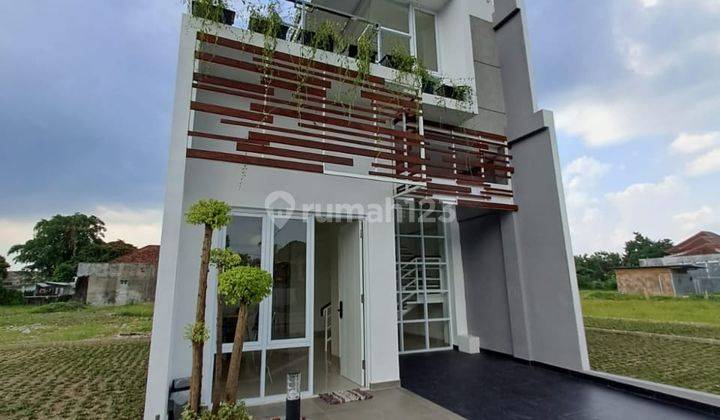 Rumah 3 Lantai Baru Lokasi Premium Tengah Kota Jogja 1