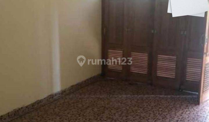 Rumah Mewah 2 Lantai Furnished SHM Dekat Jalan Kaliurang 2