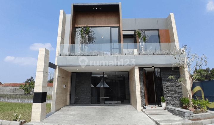  Rumah SHM Mewah Modern Minimalis 10 Menit Ke Pusat Jogja 1