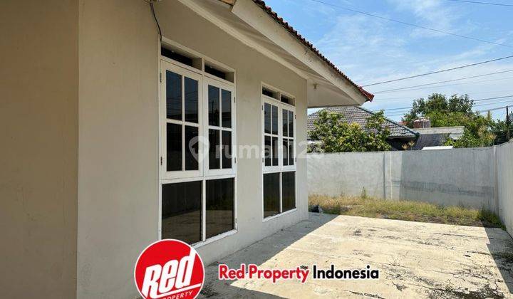 Rumah Bagus Unfurnished SHM 220 M2 , Semarang 2