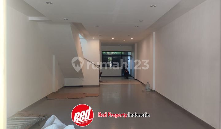 Disewakan Ruko 3 Lantai, Bebas Banjir, HGB, Dekat Pusat Perbelanjaan, di Semarang Selatan 2