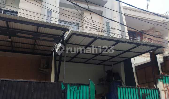 Dijual Rumah 3 Lantai Berlokasi Di Duri Kepa Jakarta Barat