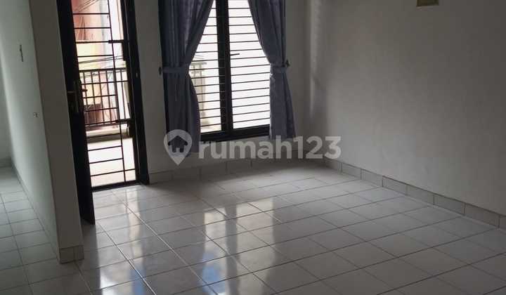 Beautiful and Ready to Occupy House for Rent, Duri Kepa West Jakarta