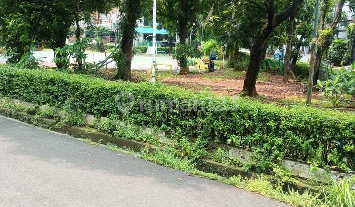 DISEWAKAN Rumah 3 lantai Berlokasi Di Jalan Kebon Raya, Duri Kepa 2